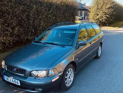 Grå Begagnad 2004 Volvo V40 Kombi | 25 000 kr