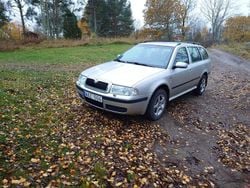 Silver Begagnad 2004 Skoda Octavia Tour Kombi | 16 000 kr (Marknadspris)