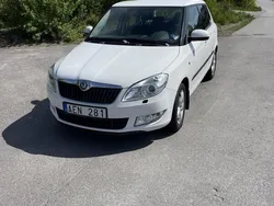 Vit Begagnad 2012 Skoda Fabia Elegance Halvkombi | 39 000 kr (Marknadspris)