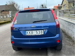 Blå Begagnad 2007 Ford Fiesta Halvkombi | 23 000 kr (Marknadspris)
