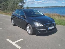 Svart Begagnad 2014 Peugeot 308 Active Halvkombi | 79 900 kr (Marknadspris)