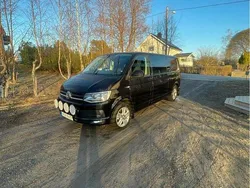 Svart Begagnad 2016 VW T6 Van | 170 000 kr (Lite dyr)