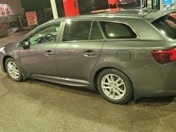 Begagnad 2017 Toyota Avensis Multidrive S Kombi | 169 000 kr (Marknadspris)