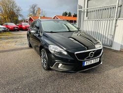 Svart Begagnad 2017 Volvo V40 CC Business Edition Kombi | 149 900 kr (Marknadspris)
