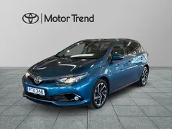 Blå Begagnad 2015 Toyota Auris Active Halvkombi | 134 900 kr (Marknadspris)