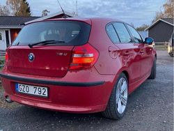 Röd Begagnad 2008 BMW 118 Advantage Halvkombi | 35 000 kr (Superpris)