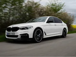 Vit Begagnad 2017 BMW 530e iPerformance Sedan | 279 000 kr (Dyr)