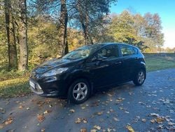 Svart Begagnad 2010 Ford Fiesta Trend Halvkombi | 29 900 kr (Marknadspris)