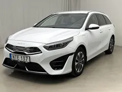 Vit Begagnad 2022 Kia Ceed Advance | 210 000 kr