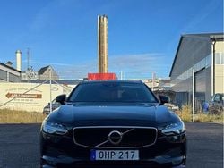 Svart Begagnad 2017 Volvo V90 Momentum Kombi | 219 900 kr (Marknadspris)