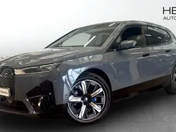 Mörkgrå Begagnad 2022 BMW iX Comfort Edition SUV | 448 700 kr (Bra pris)