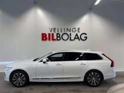 Vit Begagnad 2023 Volvo V90 Momentum Kombi | 339 500 kr (Marknadspris)