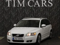 Vit Begagnad 2011 Volvo V50 Momentum Kombi | 49 999 kr (Marknadspris)