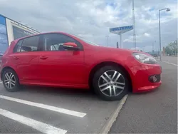 Röd Begagnad 2012 VW Golf VII Halvkombi | 64 900 kr (Marknadspris)