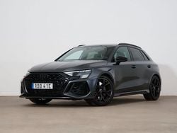 Grå Begagnad 2024 Audi RS3 Sportback Design Halvkombi | 659 000 kr (Marknadspris)