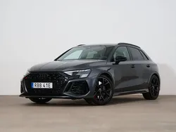 Grå Begagnad 2024 Audi RS3 Sportback Design Halvkombi | 659 000 kr (Marknadspris)