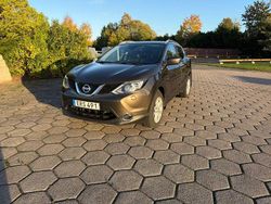 Brun Begagnad 2015 Nissan Qashqai SUV | 89 500 kr (Marknadspris)