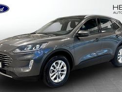 Frozen white Begagnad 2023 Ford Kuga Titanium SUV | 259 900 kr (Marknadspris)