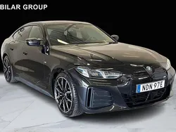 Svart Begagnad 2024 BMW i4 Shadowline Sedan | 729 000 kr