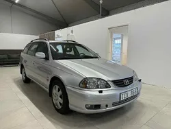 Silver Begagnad 2002 Toyota Avensis Kombi | 49 900 kr (Marknadspris)