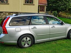 Grå Begagnad 2010 Volvo V50 Momentum Kombi | 65 000 kr (Dyr)