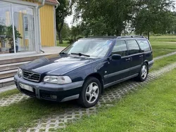 Blå Begagnad 2000 Volvo XC70 SUV | 15 000 kr (Marknadspris)