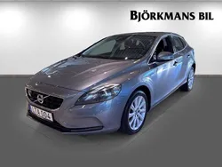 Grå Begagnad 2015 Volvo V40 Momentum Kombi | 149 000 kr (Marknadspris)