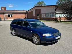 Blå Begagnad 2003 VW Passat Kombi | 19 500 kr