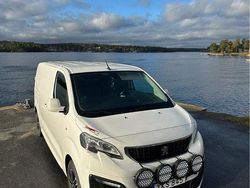 Vit Begagnad 2017 Peugeot Expert Van | 180 000 kr (Lite dyr)