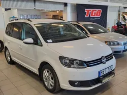 Vit Begagnad 2012 VW Touran Minibuss | 64 999 kr (Marknadspris)