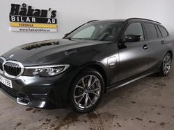 Svart Begagnad 2021 BMW 330e Sport Line Kombi | 309 500 kr (Bra pris)