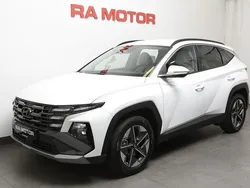 Vit Begagnad 2024 Hyundai Tucson Essential SUV | 339 900 kr (Marknadspris)