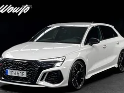 Vit Begagnad 2023 Audi RS3 Sportback Premium Halvkombi | 669 800 kr (Marknadspris)