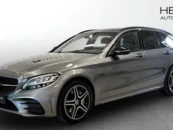 Mörkgrå (grey) Begagnad 2020 Mercedes C300e AMG line Kombi | 304 900 kr (Lite dyr)