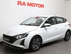 Ny 2025 Hyundai i20 Essential Halvkombi | 226 500 kr (Marknadspris)