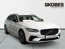 Vit Begagnad 2025 Volvo V90 Plus Kombi | 529 900 kr (Marknadspris)
