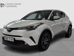 Vit Begagnad 2018 Toyota C-HR Executive SUV | 214 900 kr (Marknadspris)