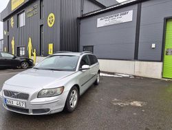 Grå Begagnad 2007 Volvo V50 Kinetic Kombi | 17 900 kr (Marknadspris)