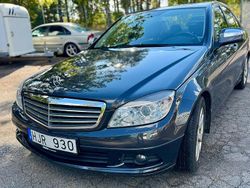 Mörkgrå Begagnad 2007 Mercedes C200 SE Sedan | 59 900 kr (Marknadspris)