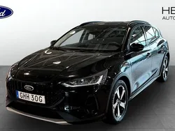 Svart (black) Begagnad 2023 Ford Focus Active Halvkombi | 199 900 kr (Bra pris)