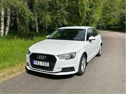 Vit Begagnad 2018 Audi A3 Sportback Proline Halvkombi | 145 000 kr (Bra pris)