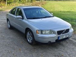 Grå Begagnad 2006 Volvo S60 Sedan | 32 000 kr (Marknadspris)