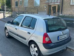 Grå Begagnad 2005 Renault Clio R.S. Halvkombi | 16 000 kr (Marknadspris)