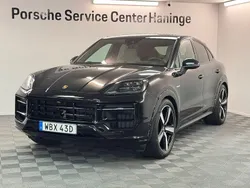 Svart (chromite black metallic) Begagnad 2025 Porsche Cayenne SUV | 1 345 000 kr (Bra pris)