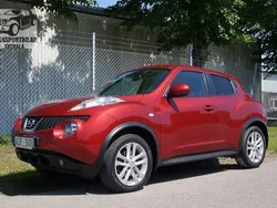 Mörkröd (röd metallic) Begagnad 2011 Nissan Juke SUV | 119 000 kr (Marknadspris)
