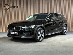 Svart Begagnad 2019 Volvo V60 CC Kombi | 284 900 kr (Marknadspris)