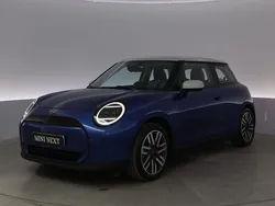 Blå Begagnad 2024 Mini Cooper Halvkombi | 339 900 kr