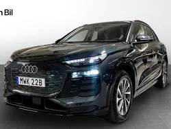 Grå Begagnad 2025 Audi Q6 e-tron Proline SUV | 769 000 kr
