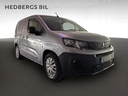 Grå (vit) Begagnad 2022 Peugeot E-Partner Minibuss | 312 375 kr (Lite dyr)