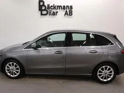 Mörkgrå Begagnad 2019 Mercedes B180 Minibuss | 187 000 kr (Marknadspris)